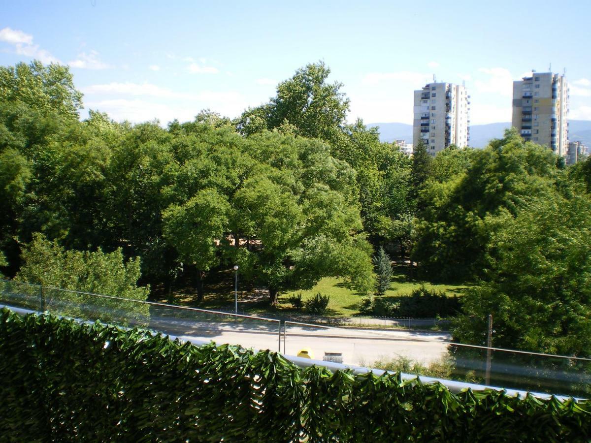 Park View Apartment Plovdiv With Parking Exterior photo